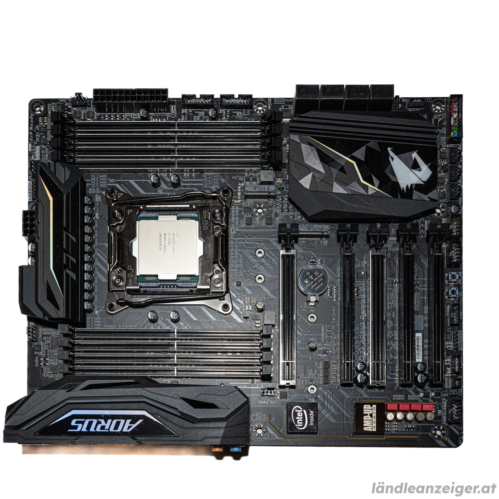 Motherboard Gigabyte X299 + Intel Core i7-7740X