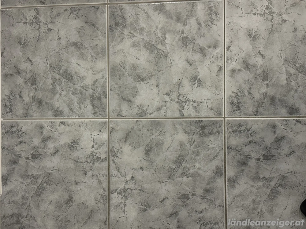 Bodenfliesen 35 mal 35 cm, 15 Stück