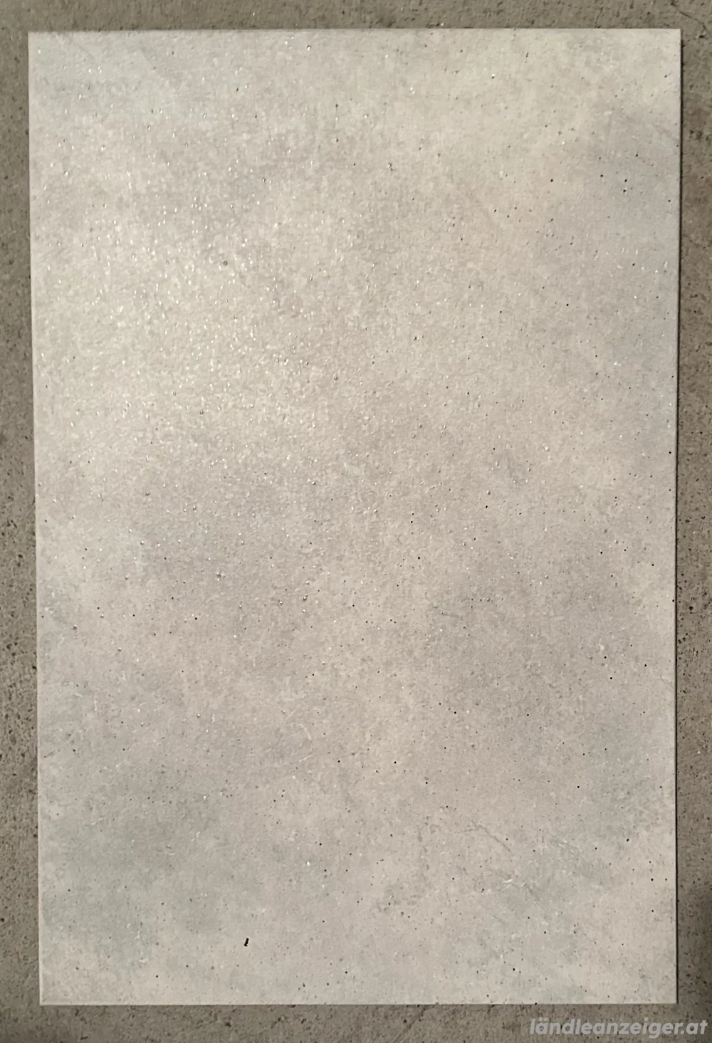 Bodenfliesen 47 mal 31 cm, 10 Stück