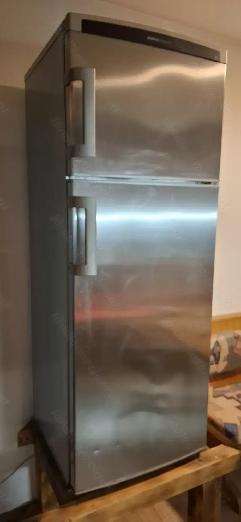 Zu Verschenken ein Kühlschrank 