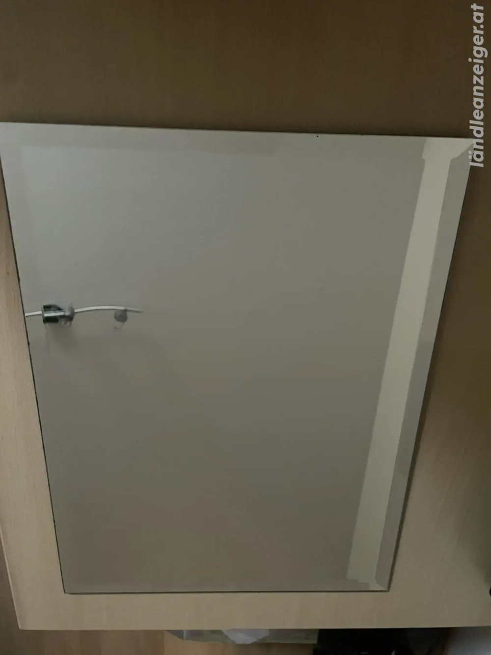 Schlichter Wandspiegel mit Rahmen 40x30cm- zeitloses Design