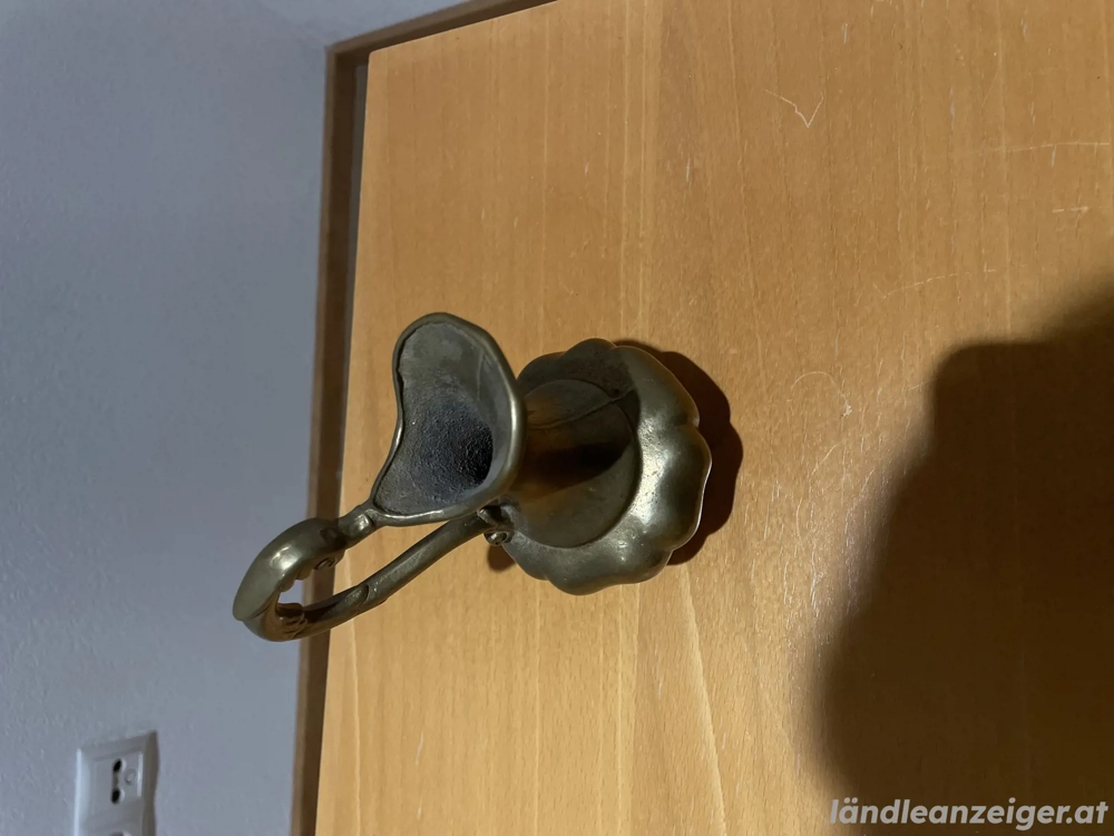 Altes Messing-Milchkännchen - dekoratives Einzelstück