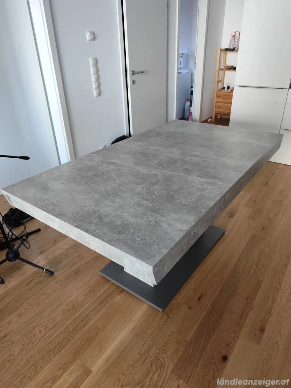 Esstisch ca. 140x80, ausklappbar, steingrau