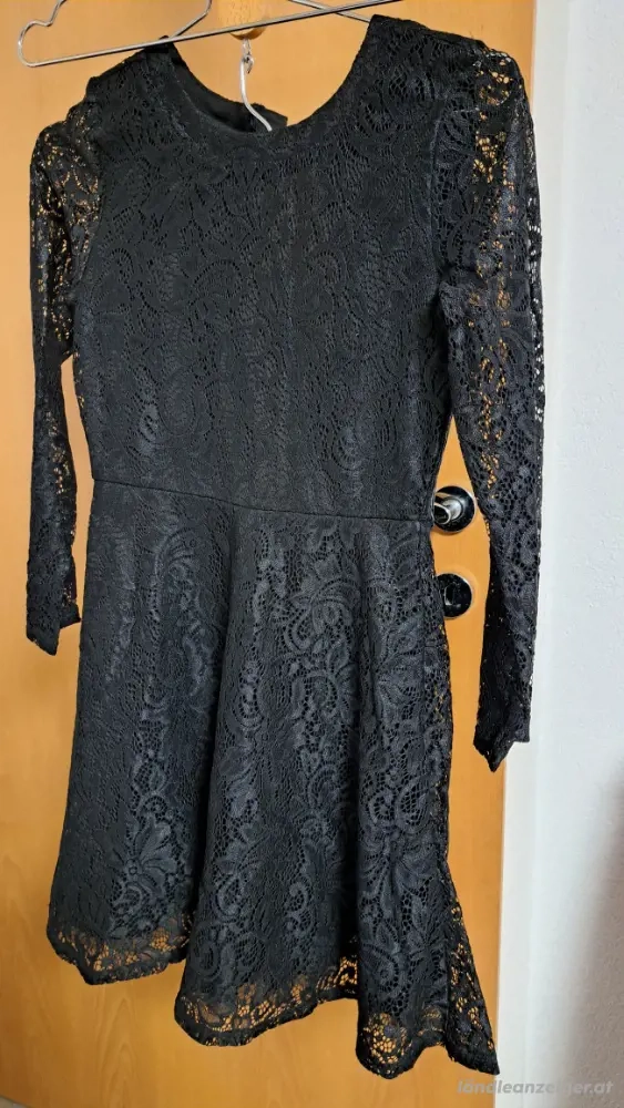 Spitzenkleid Gr 134
