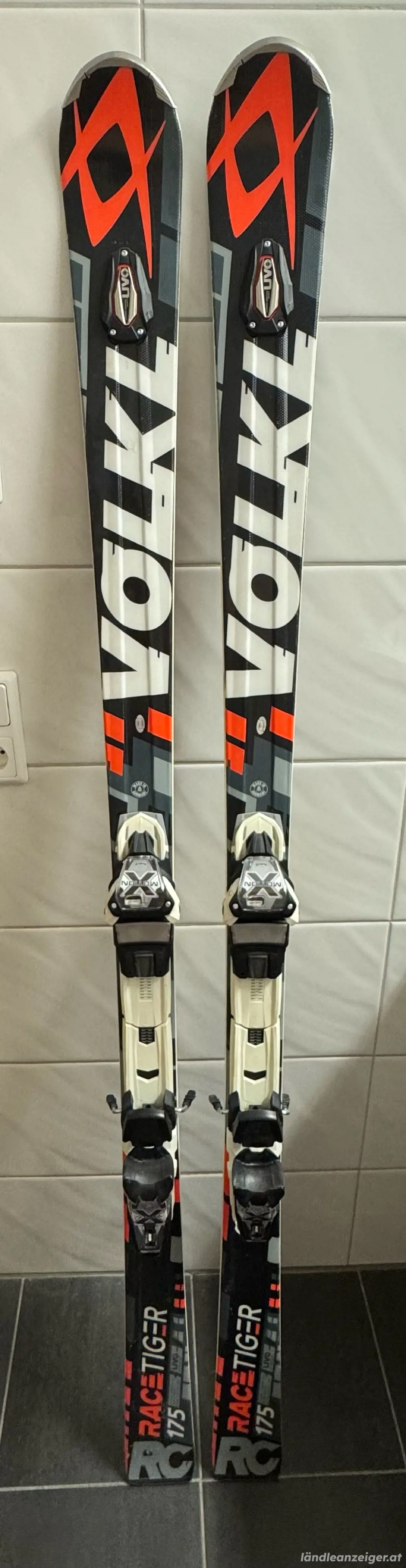 Skiausrüstung nur 6-7 mal benützt