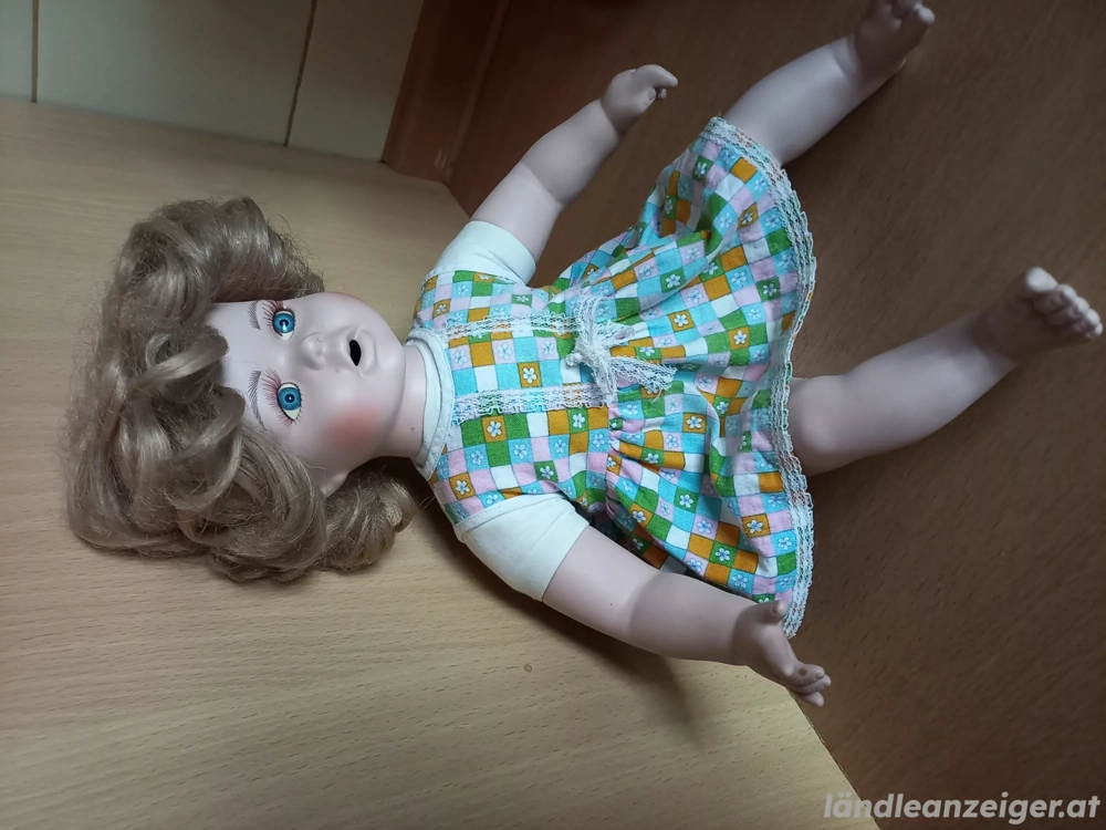 Schöne Deko-Puppe Mädchen