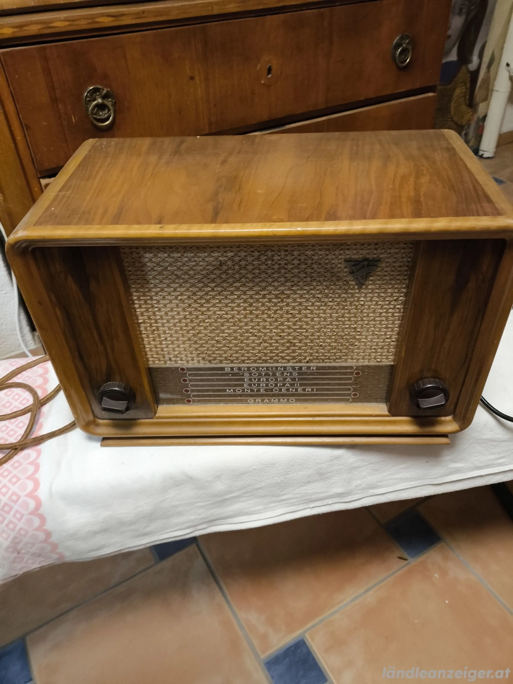 PREISREDUZIERT -80%  .... Alter vorzeigbarer Radio "Marke SPORT" Bj 1952