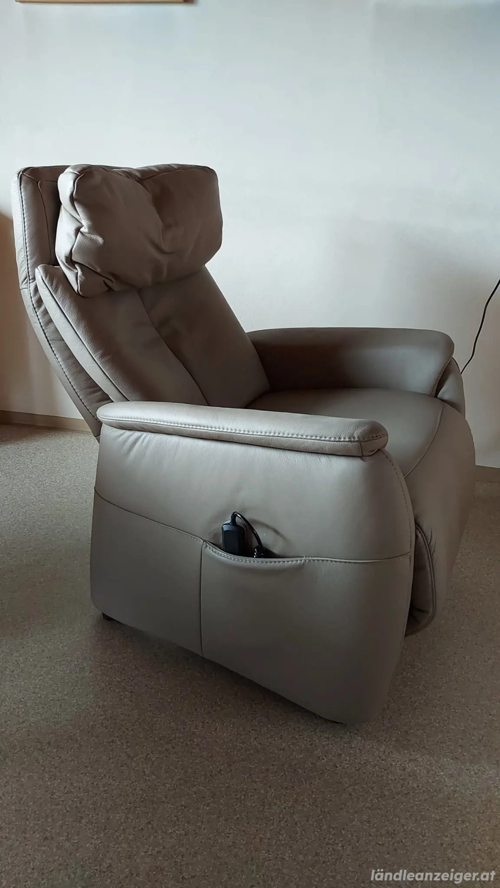 Fernseh- Relaxsessel in Echt-Leder, elektrisch verstellbar, mit Herz-Waage-Funktion und Aufstehhilfe