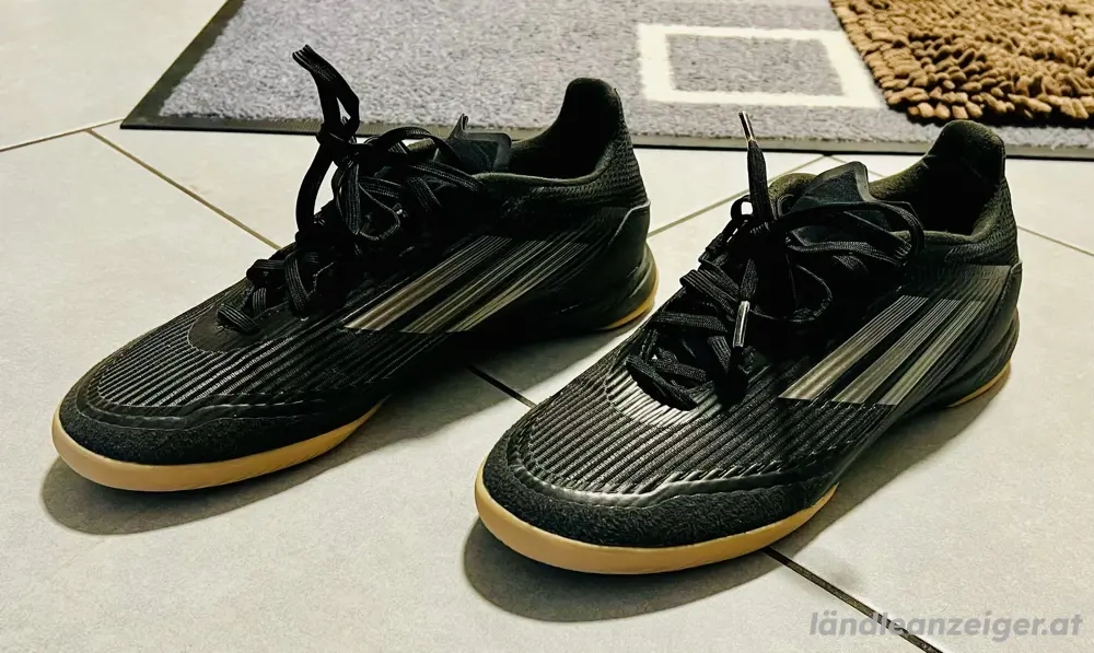 Hallenschuhe Adidas F50