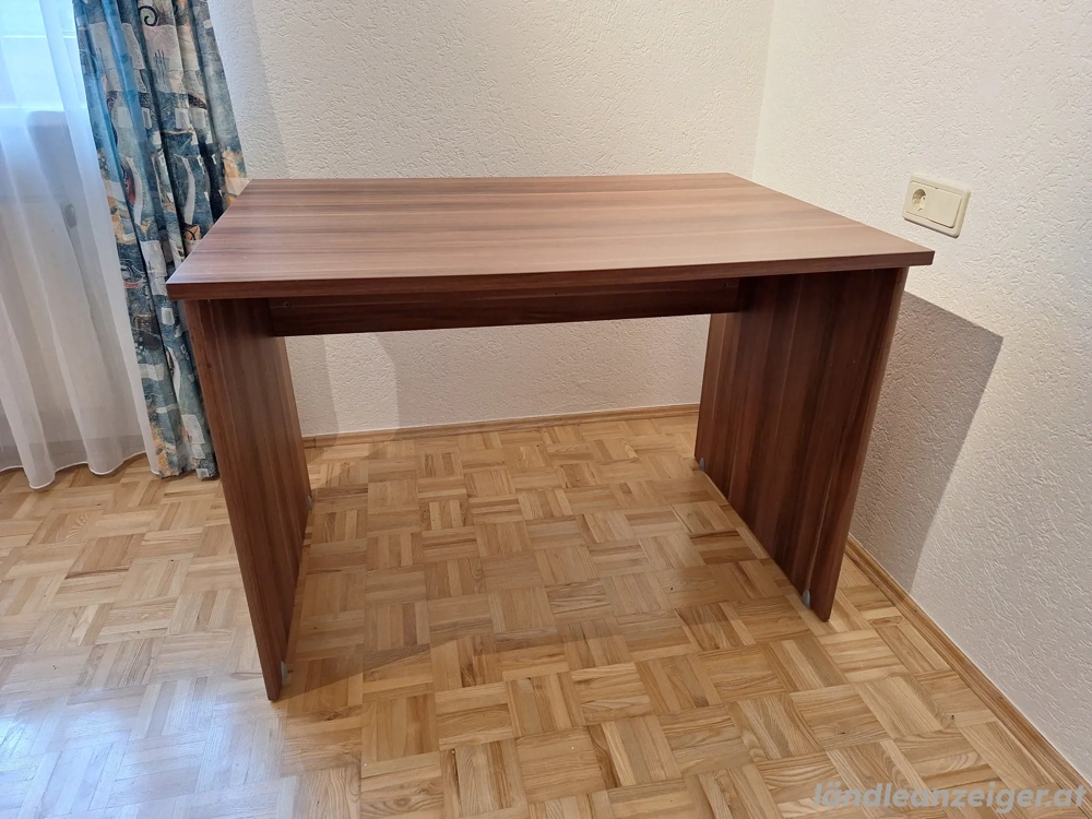Schreibtisch