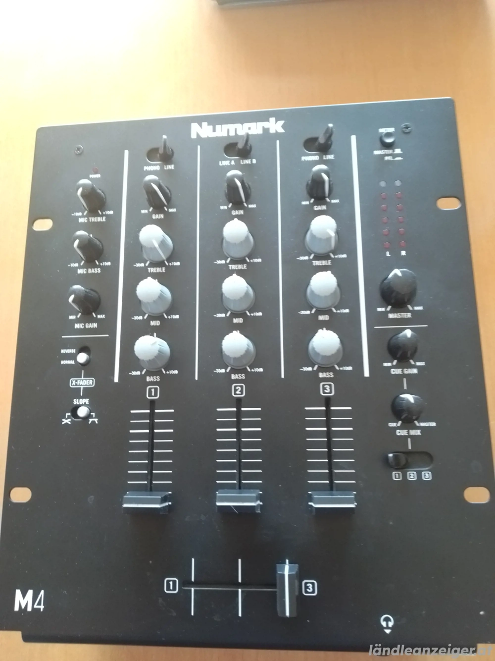 Numark M4 DJ-Mischpult