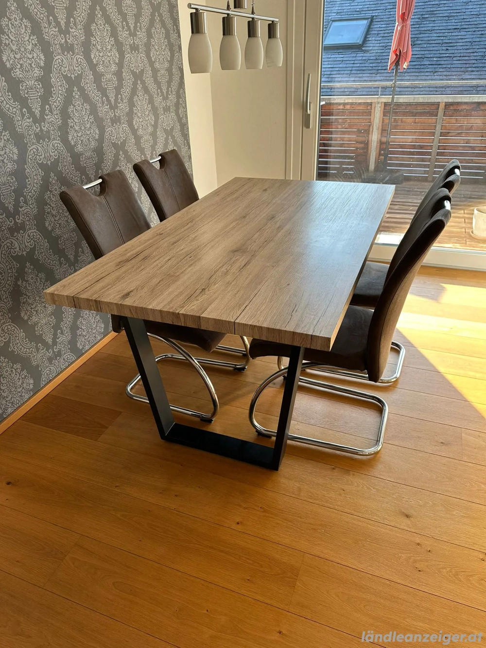 Esstisch mit 4 Stühlen