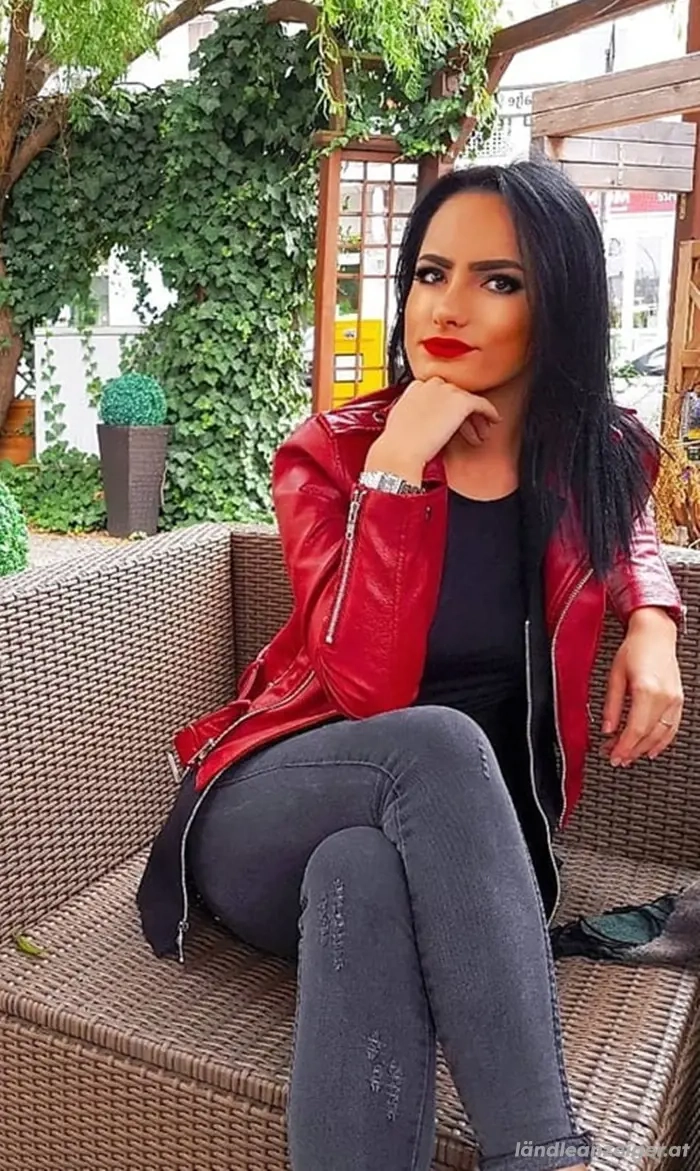 Kuschelfee sucht zärtlichen Partner   