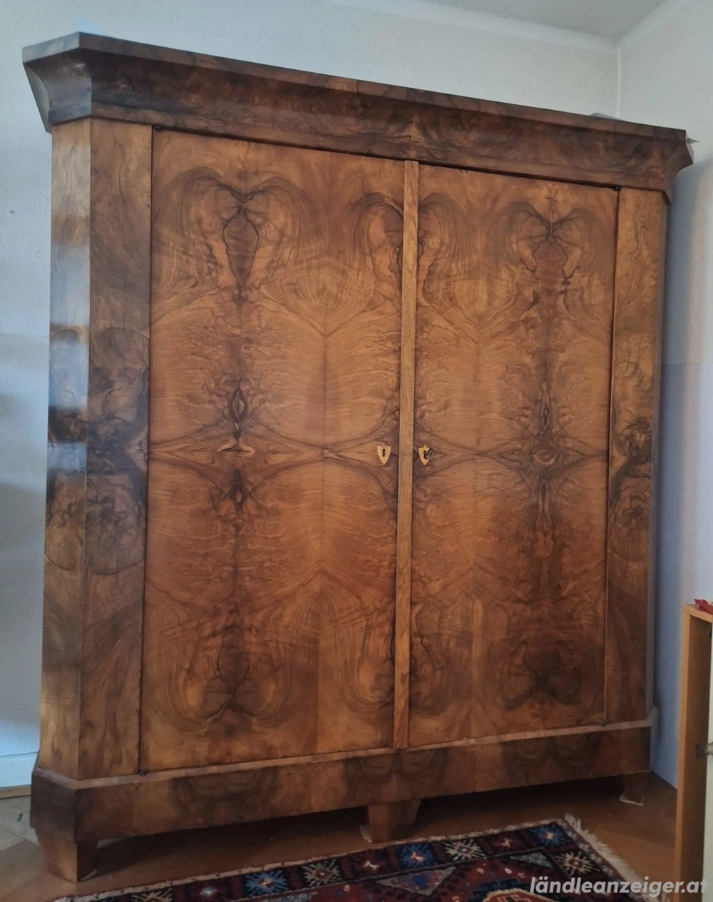 Schrank (Holzschrank)