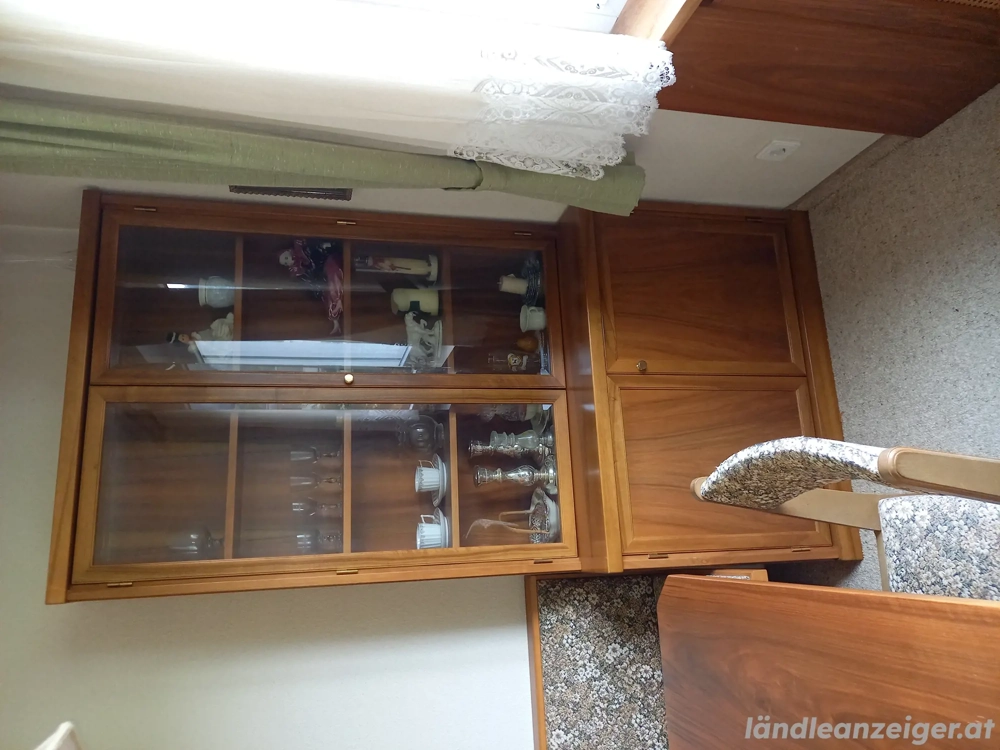 Esszimmer mit Eckbank, Tisch, 2 Stühle, Vitrinen- und Regalschrank, auch einzeln