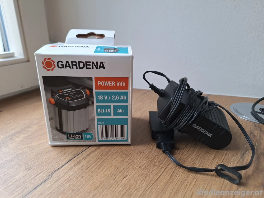 2 x Gardena Akkus +Ladegerät, original verpackt 