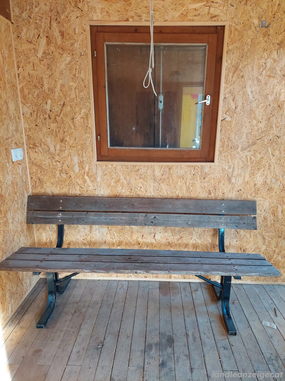 Holzbank - Eisenrahmen