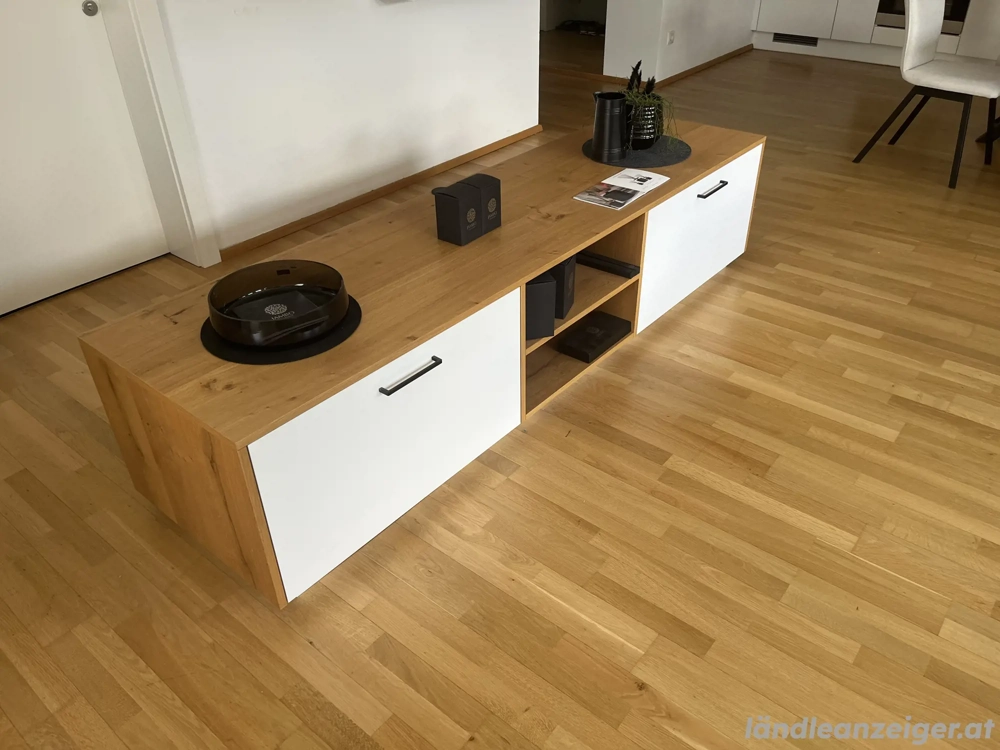 Kommode aus Eiche furniert