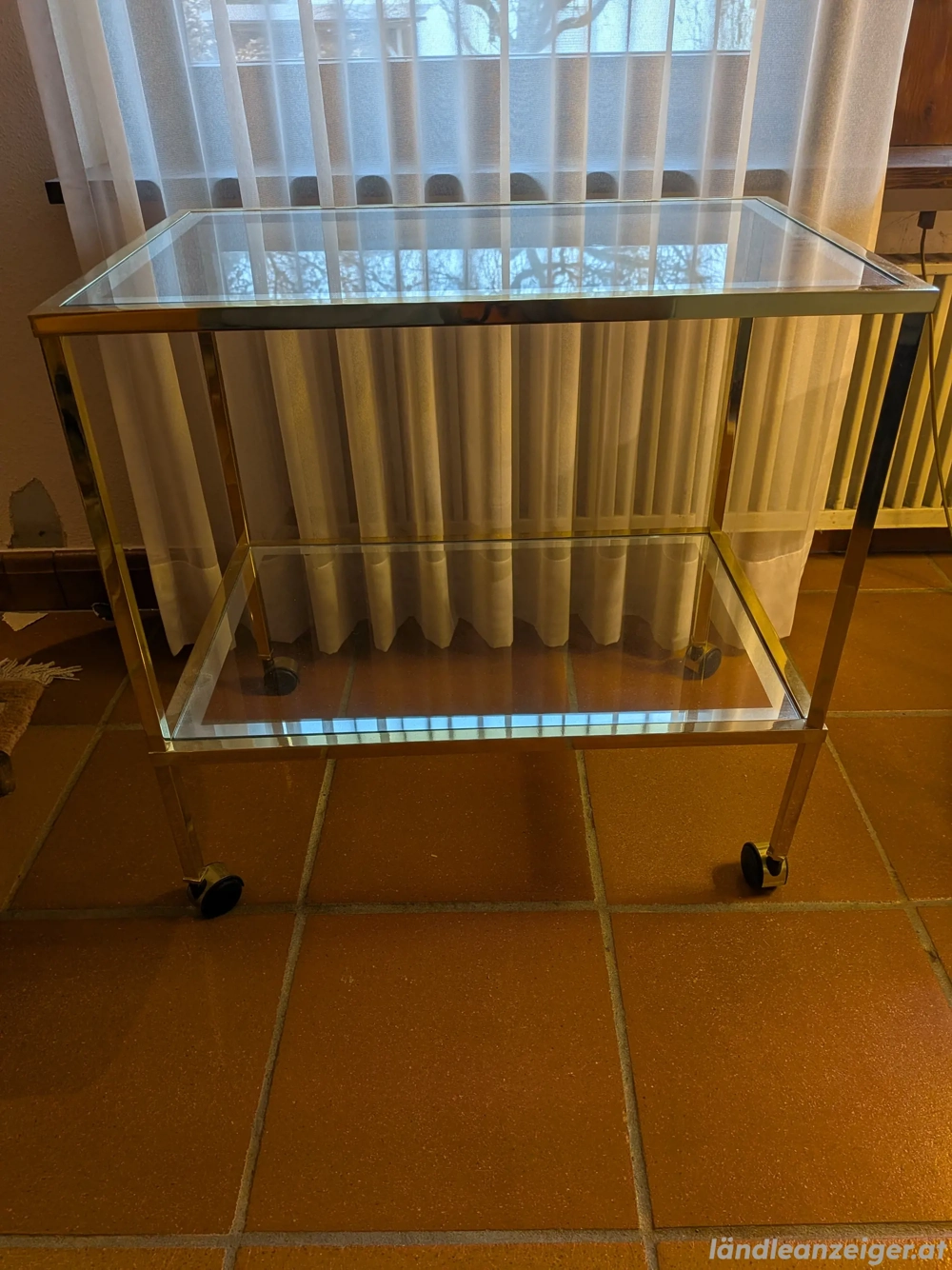 Beistelltisch aus Glas