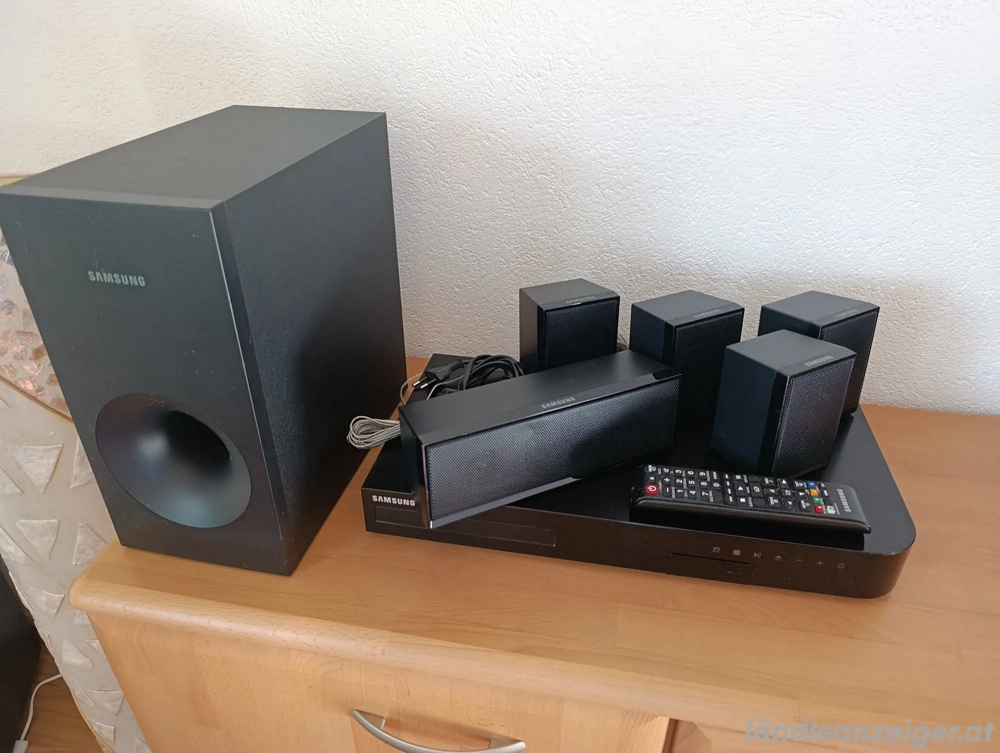 Samsung HT-J4500 Surroundanlage mit 3D Bluray Player 