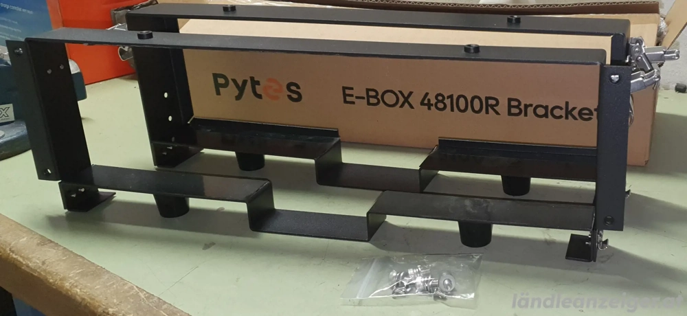 Pytes E-BOX 48100R Bracket