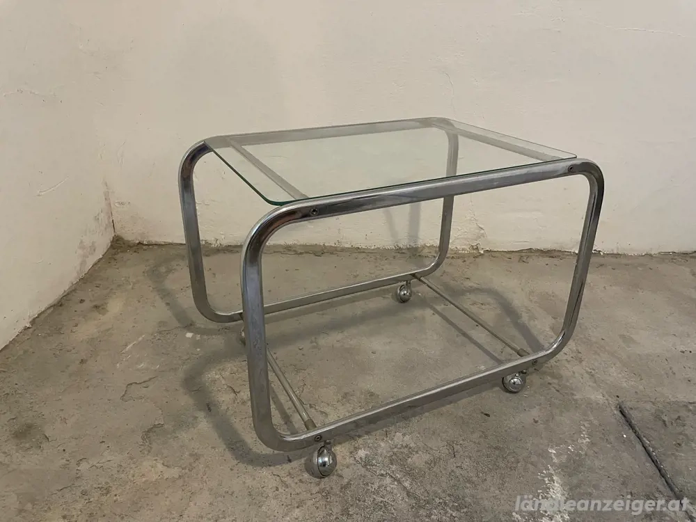 Glastisch mit Rollen