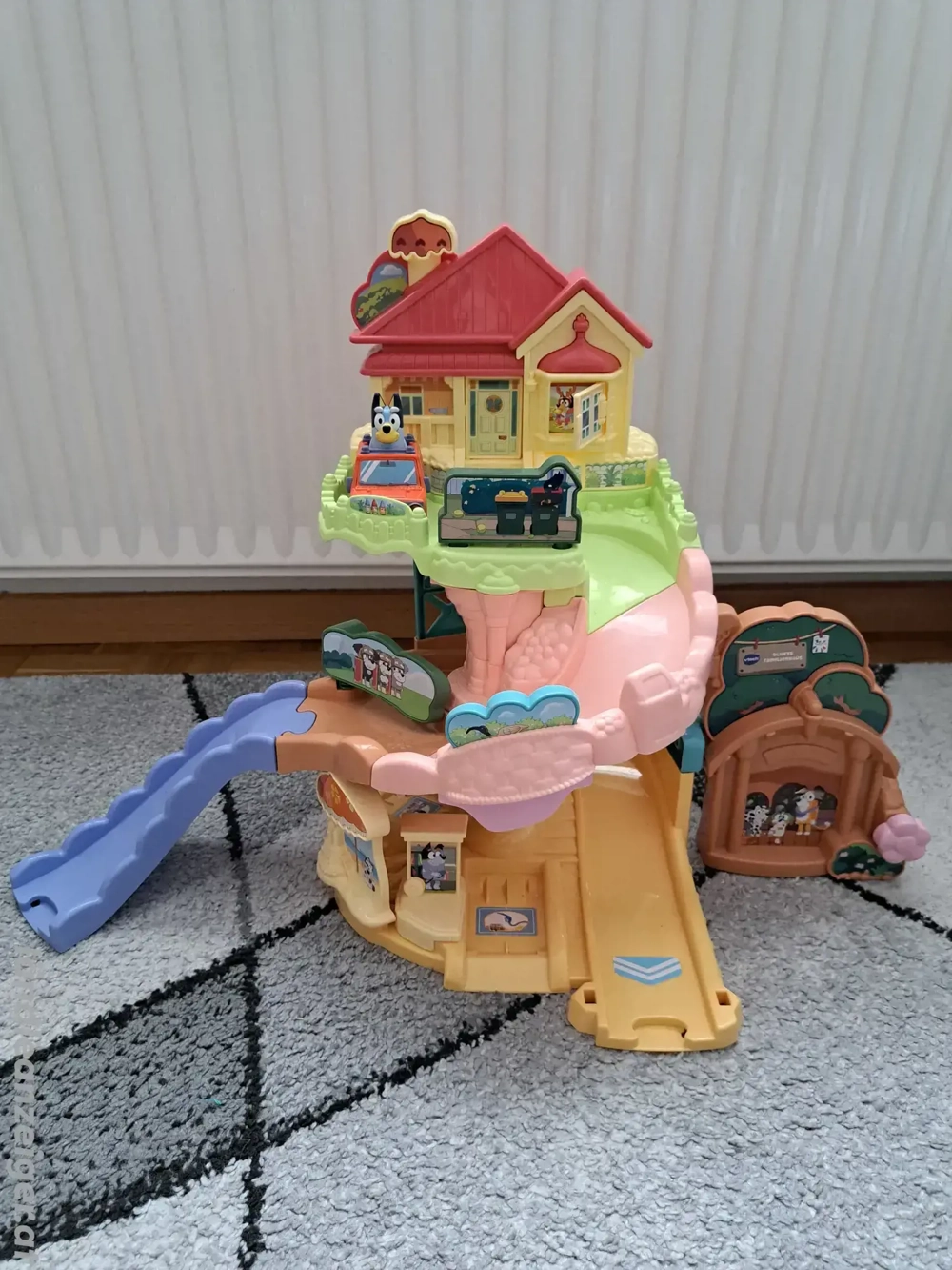 Blueys Familienhaus TUT TUT FLITZER