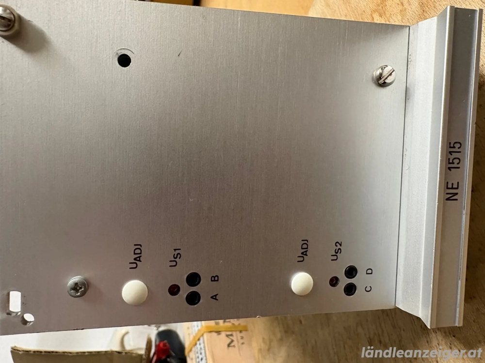 Netzteil 2 x 15V DC, fein justierbar