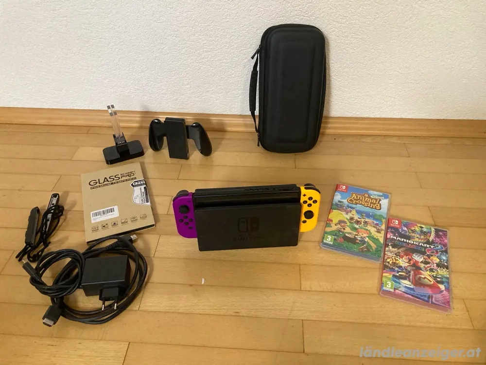 Nintendo Switch mit Spielen und Zubehör