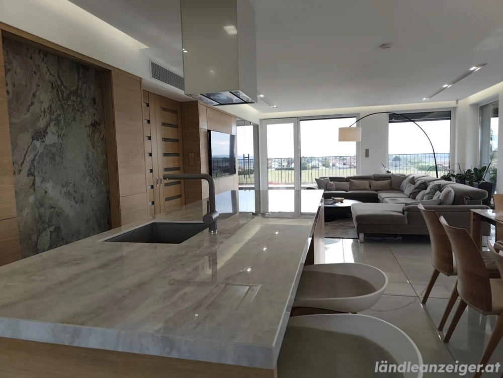 Luxus-Penthouse über den Dächern der Stadt