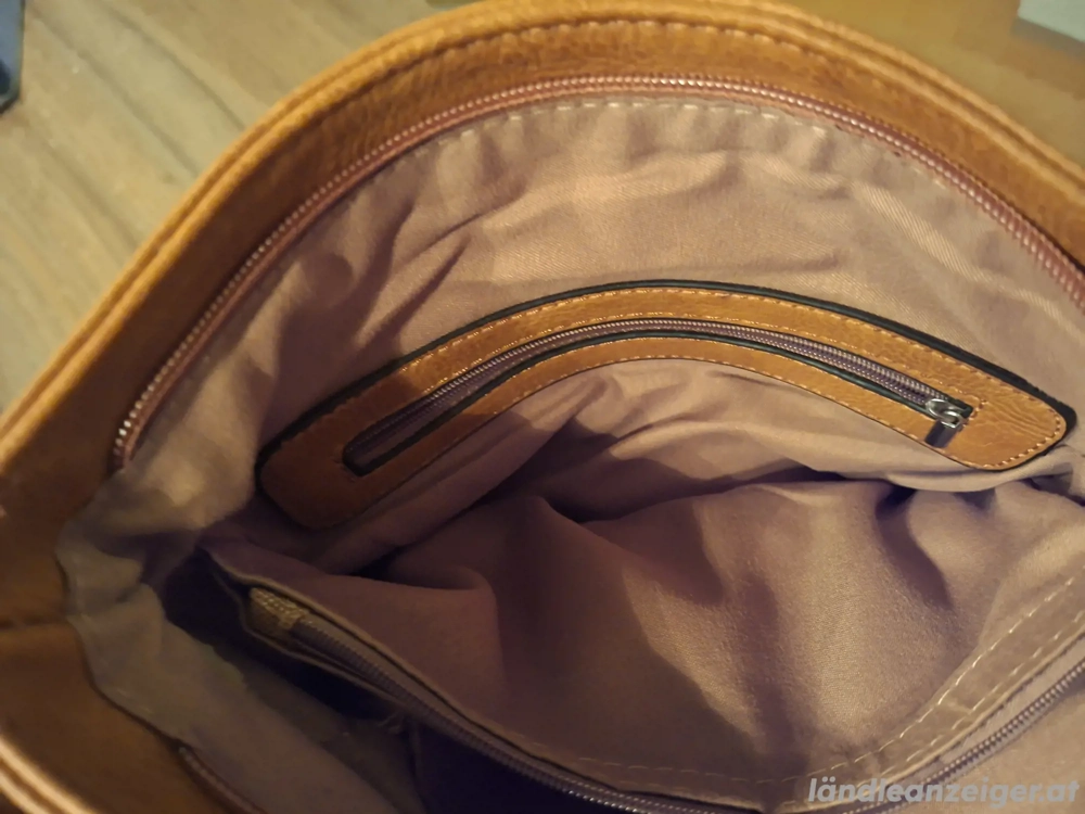 Kunstlederumhängetasche