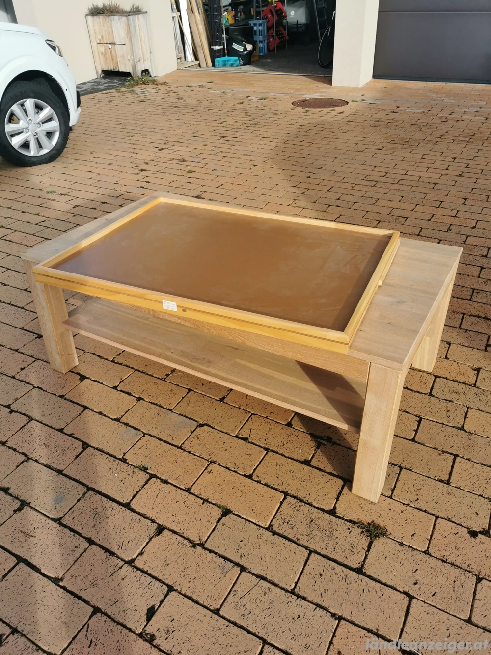 Couchtisch mit Puzzle-Fach