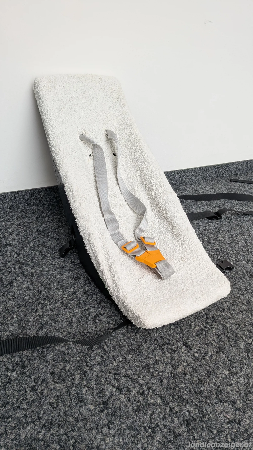 Weber Babyschale für Kinderanhänger mit Teddyfell