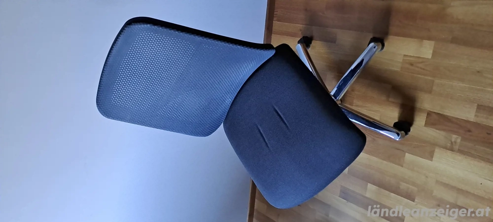 VERSCHENKE Bürosessel und Bürostuhlunterlage!