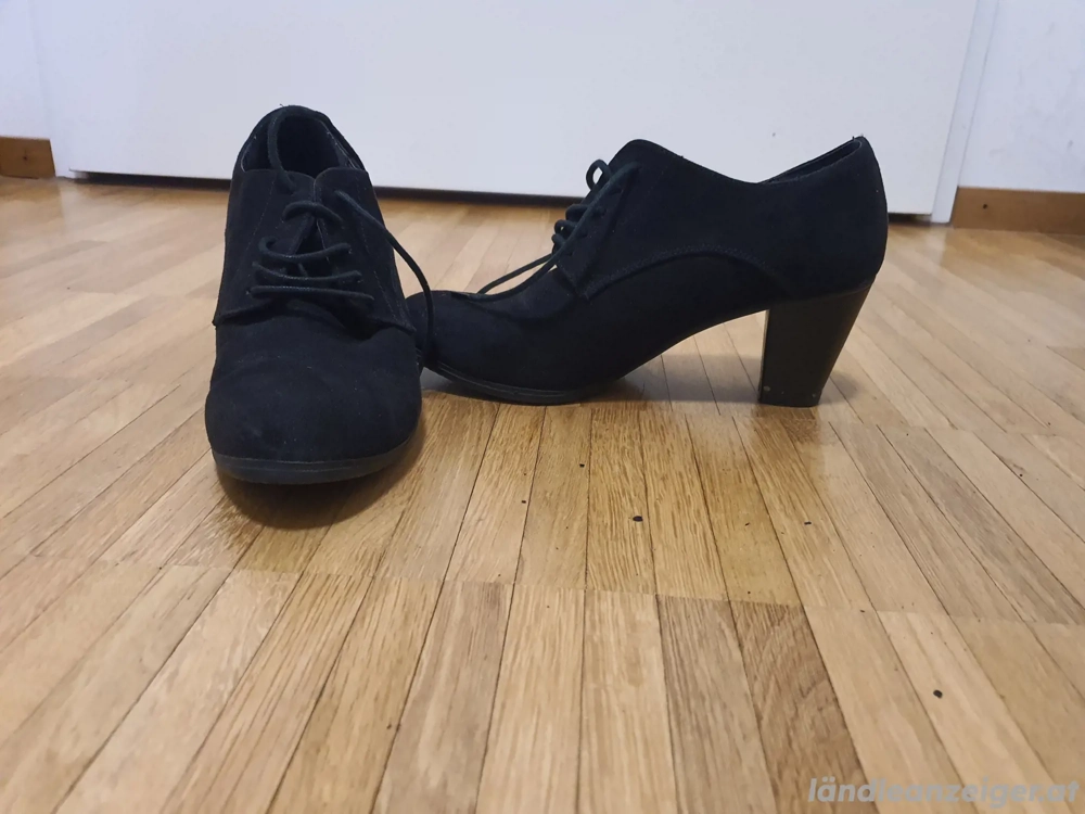 ungetragene elegante Schuhe Gr. 38