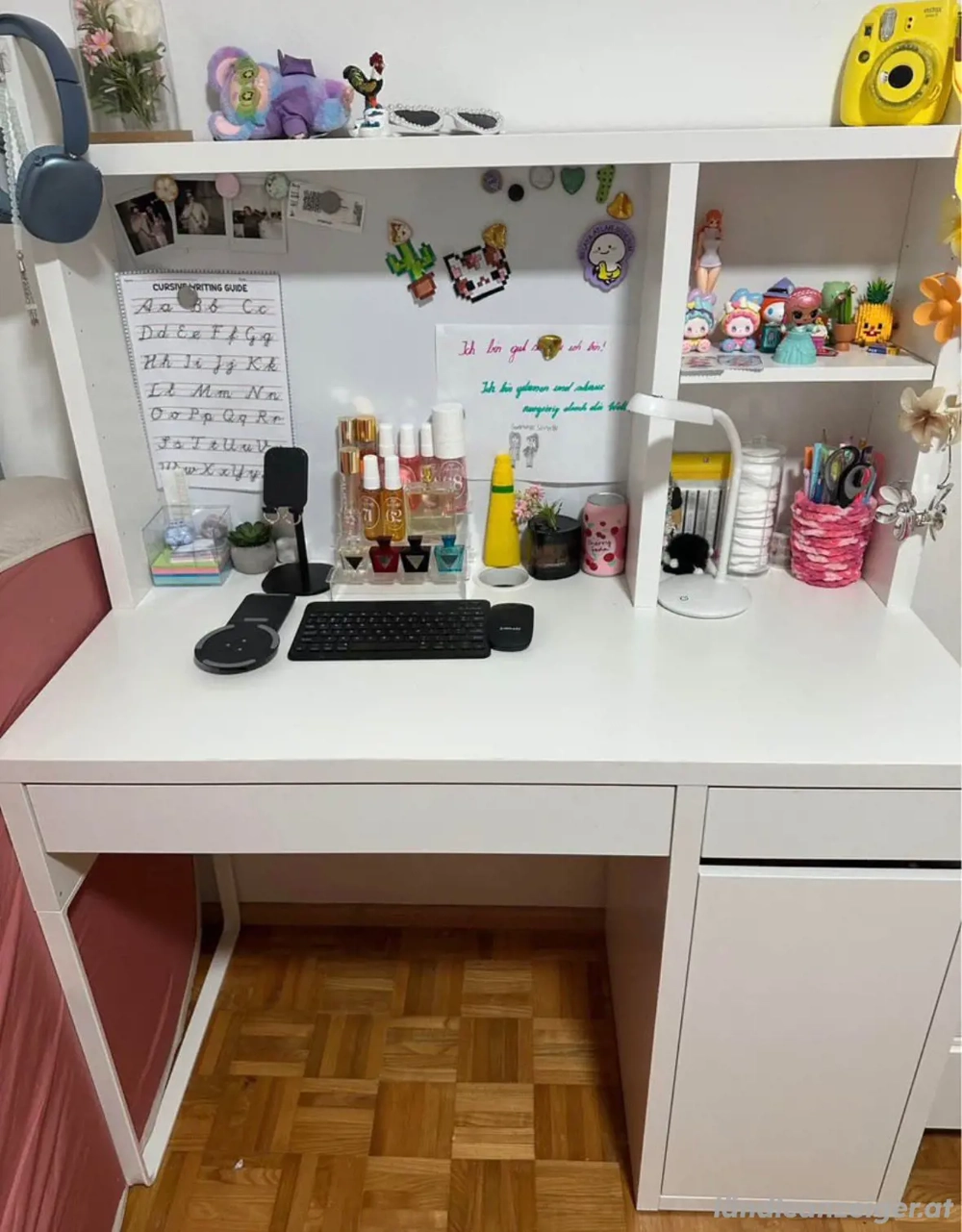 Kinderschreibtisch mit Stuhl 