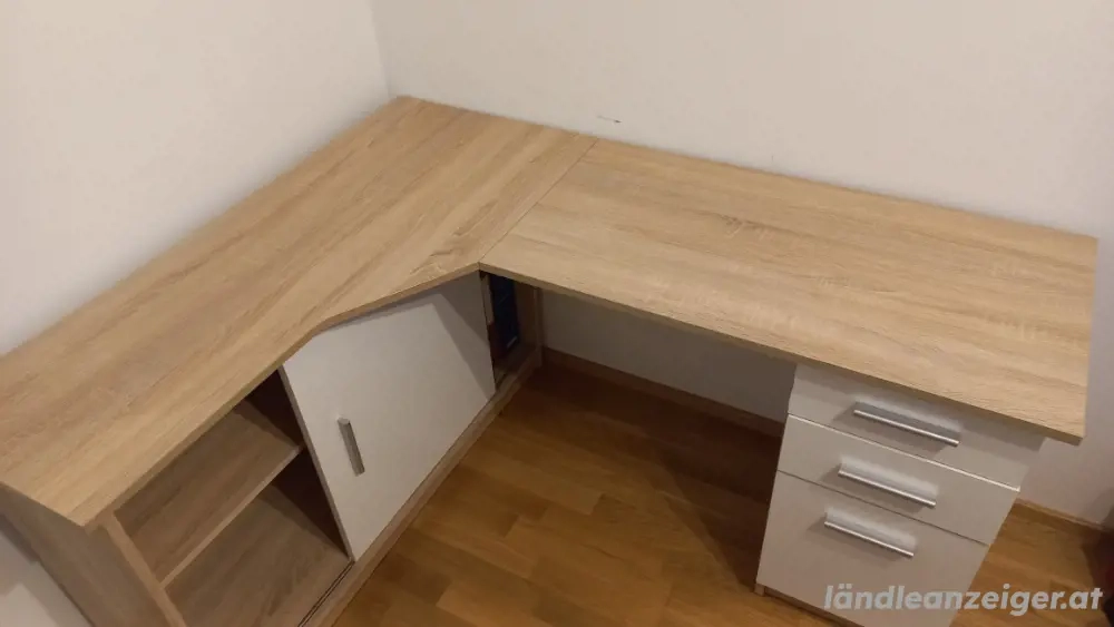 Eckschreibtisch