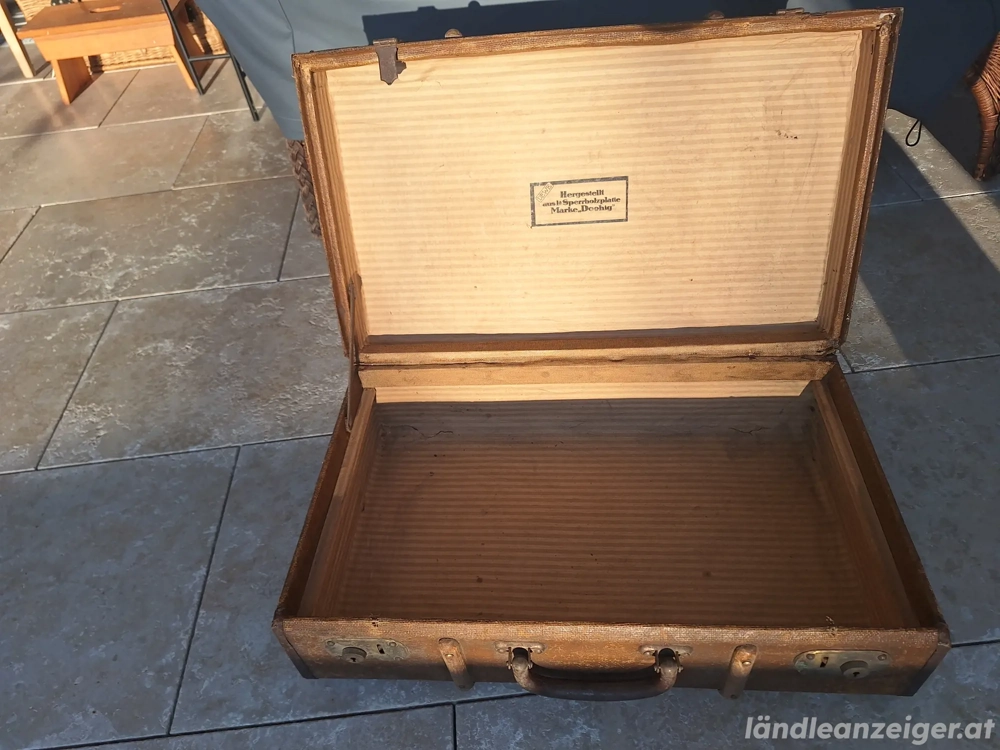 Koffer aus Sperrholz