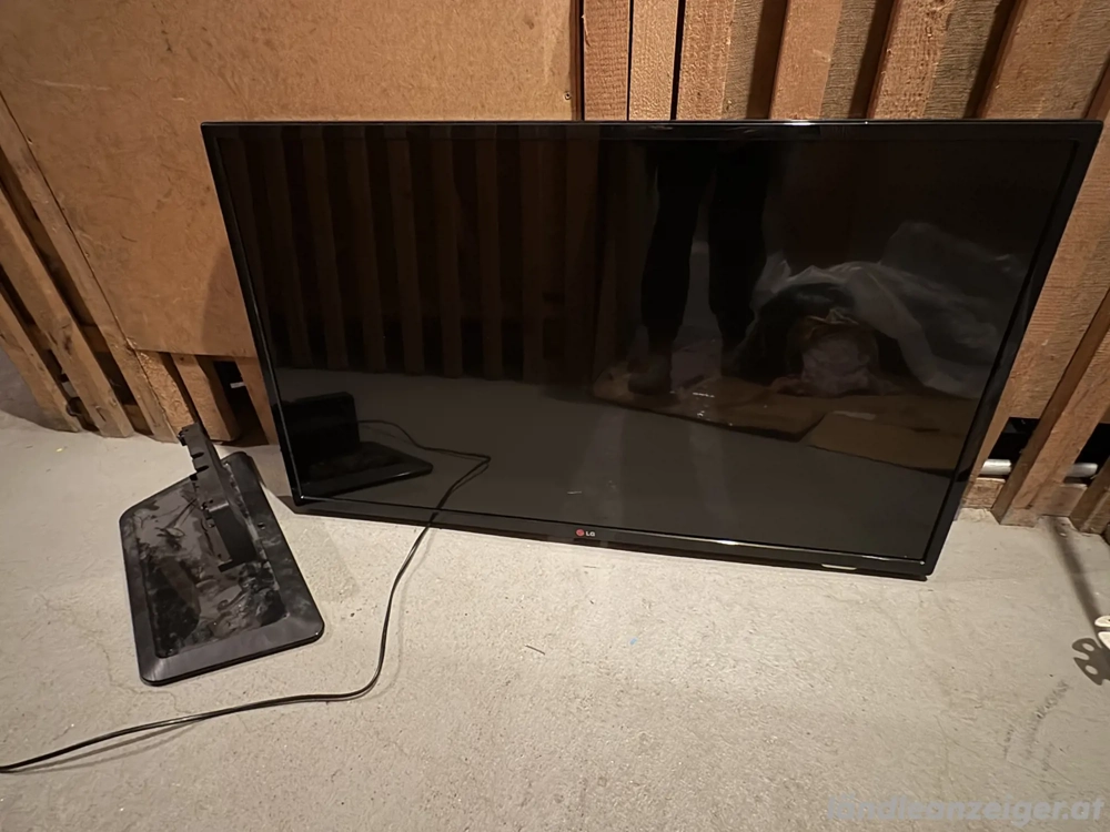 Verkaufe einen LG LED-Fernseher, Modell 42LS345S, in gutem und voll funktionsfähigem Zustand