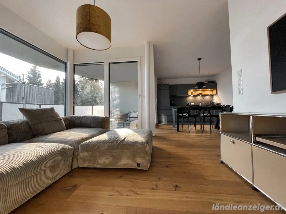 Naturnahe 2-Zimmer-Wohnung mit großzügiger Terrasse in ruhiger Wohngegend in Höchst inkl. TG, Privat