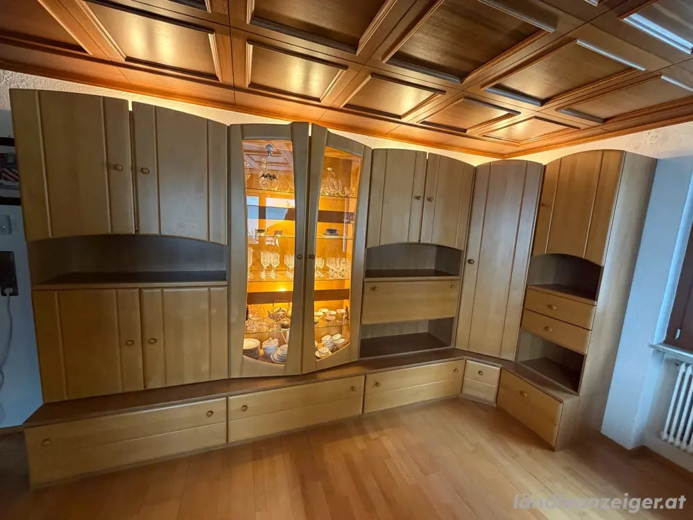 Wohnwand inkl. Beleuchtung