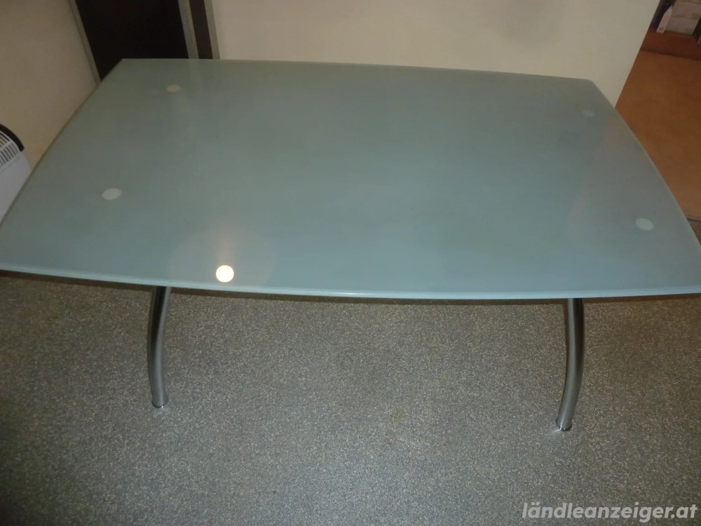 Küchentisch mit Glasplatte