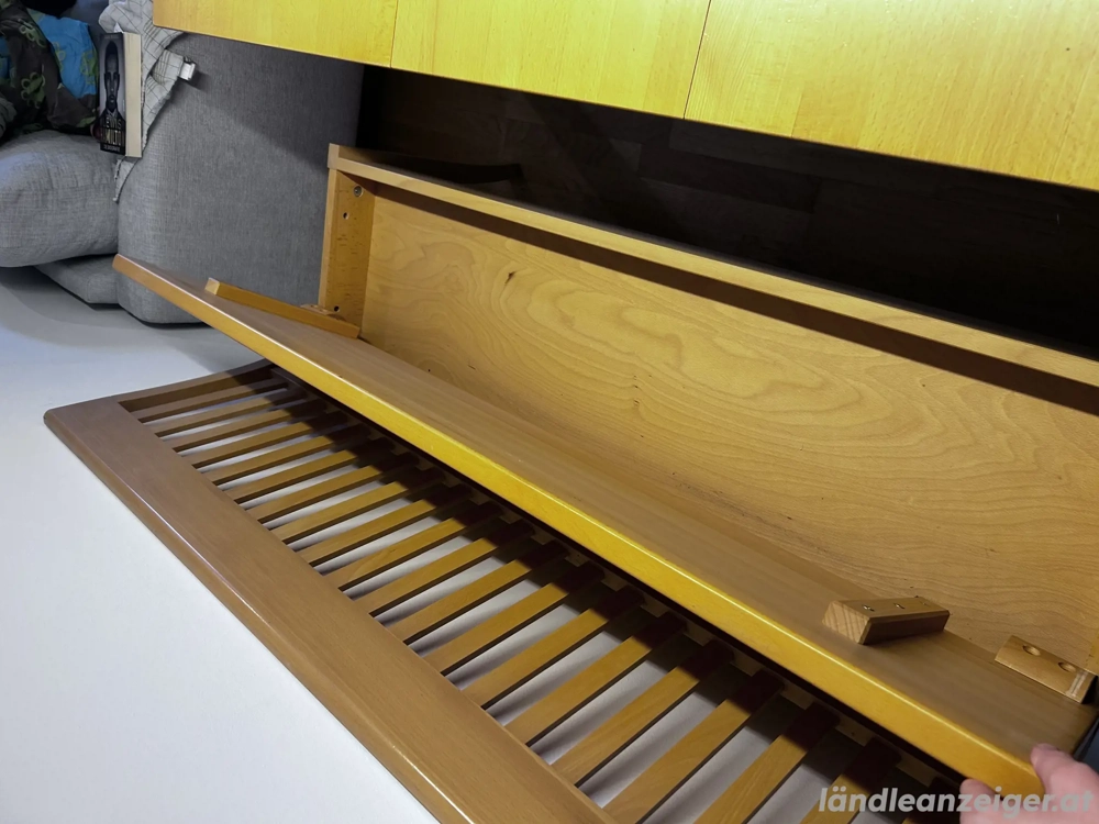 Ausziehbarer Tisch inklusive 2 bänke 