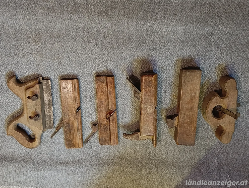 Alte Hobel-Sammlung Tischlerwerkzeug