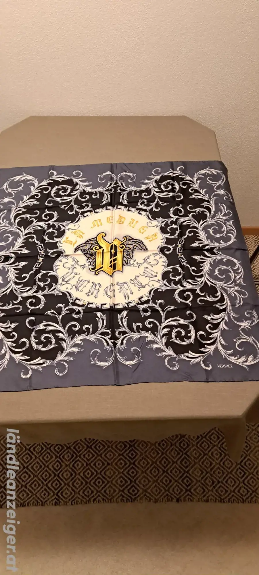 Versace Seidentuch