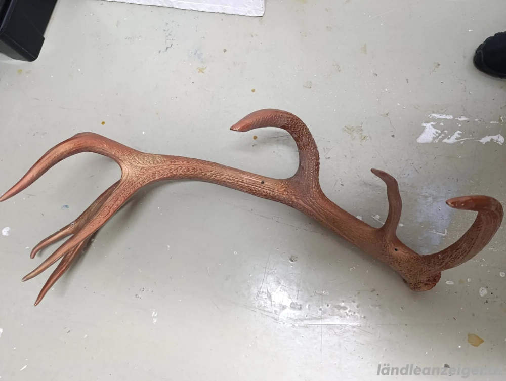 Hirschgeweih bronze gold lackiert 