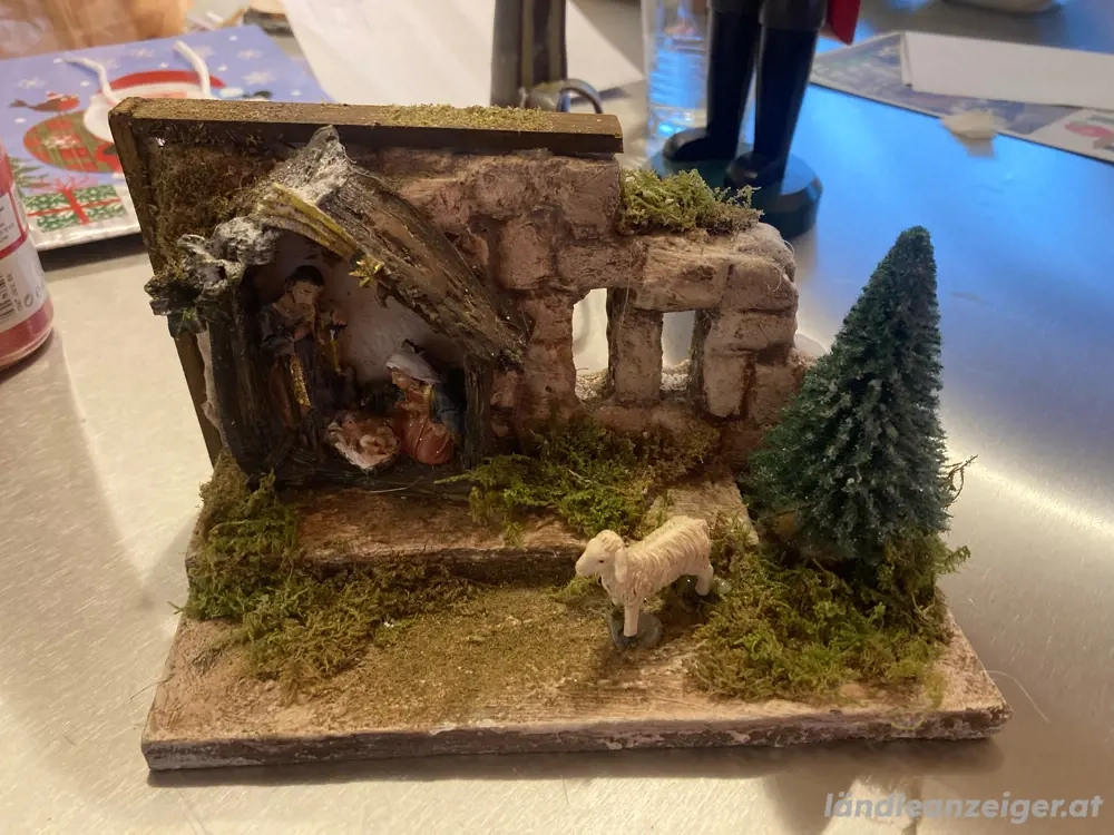 kleine krippe zu verschenken