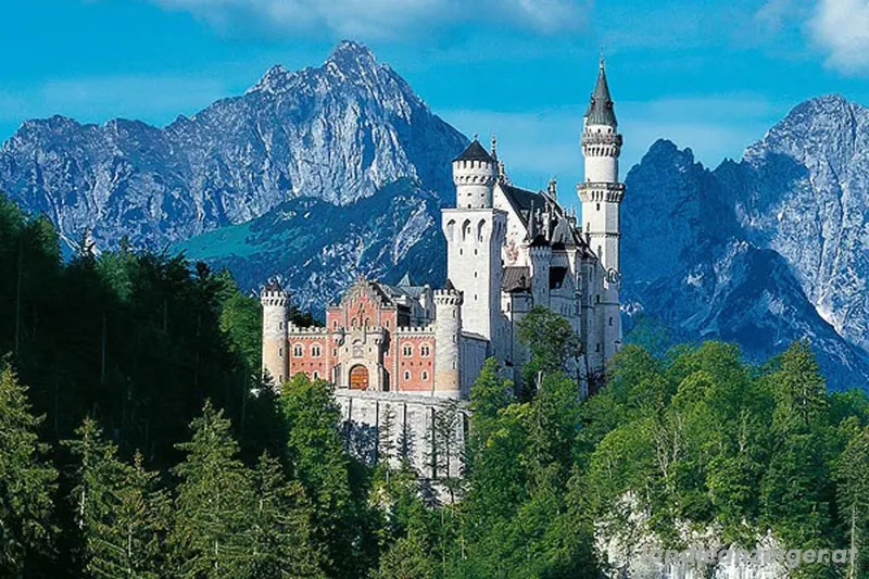 Bediene eine nette Frau auch gerne mit Freundin zum Kaffee am Nachmittag 