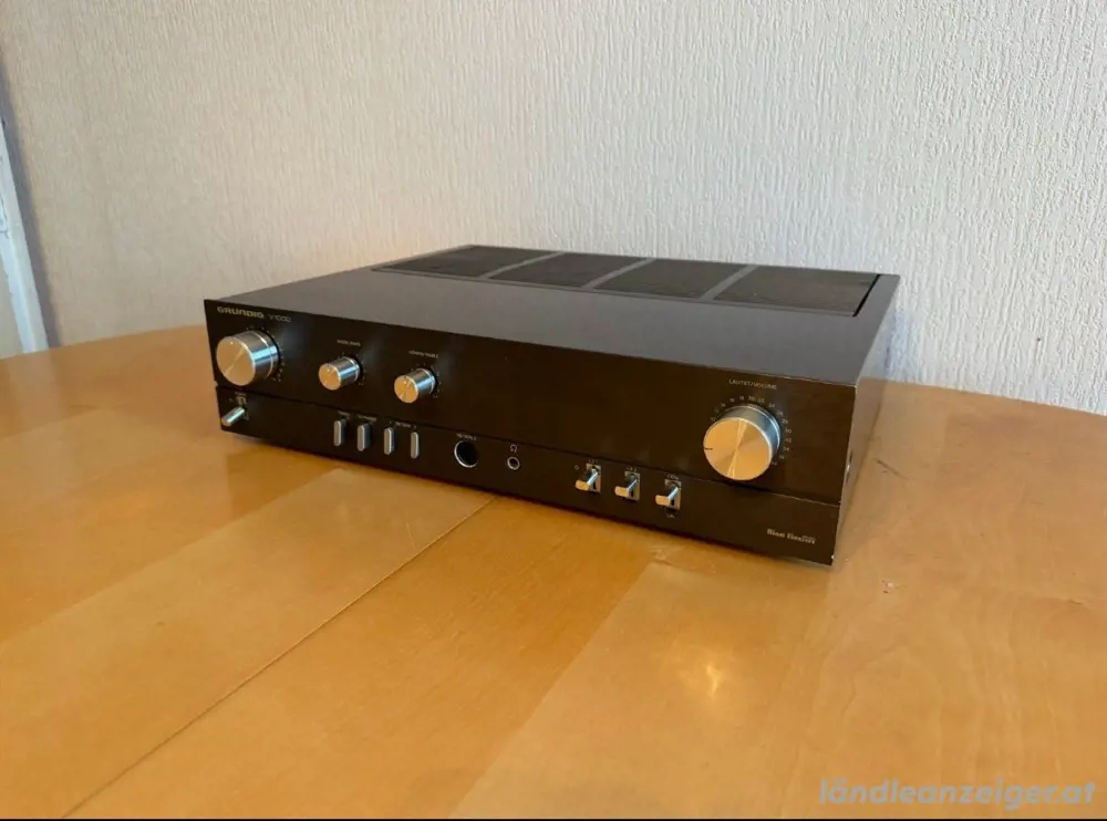 Grundig V 1000
