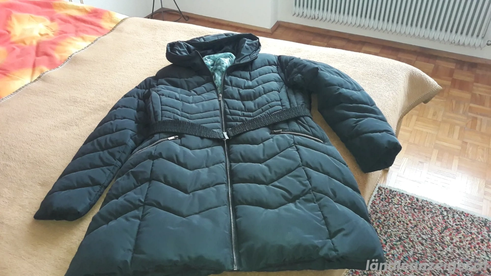 Damenjacke mit Kapuze  und  Gürtel 